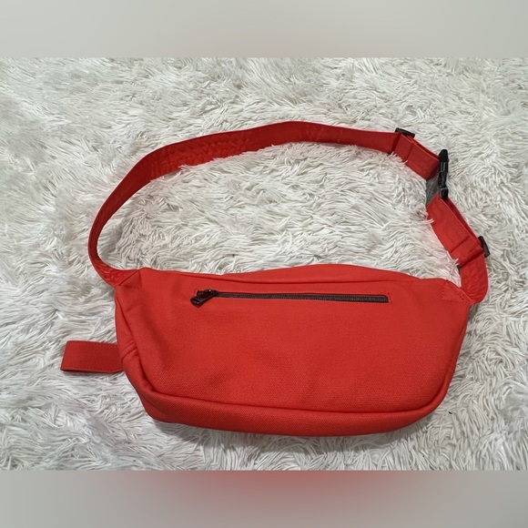 Lug Women's  Hitch In Color Papaya - Picture 7 of 8